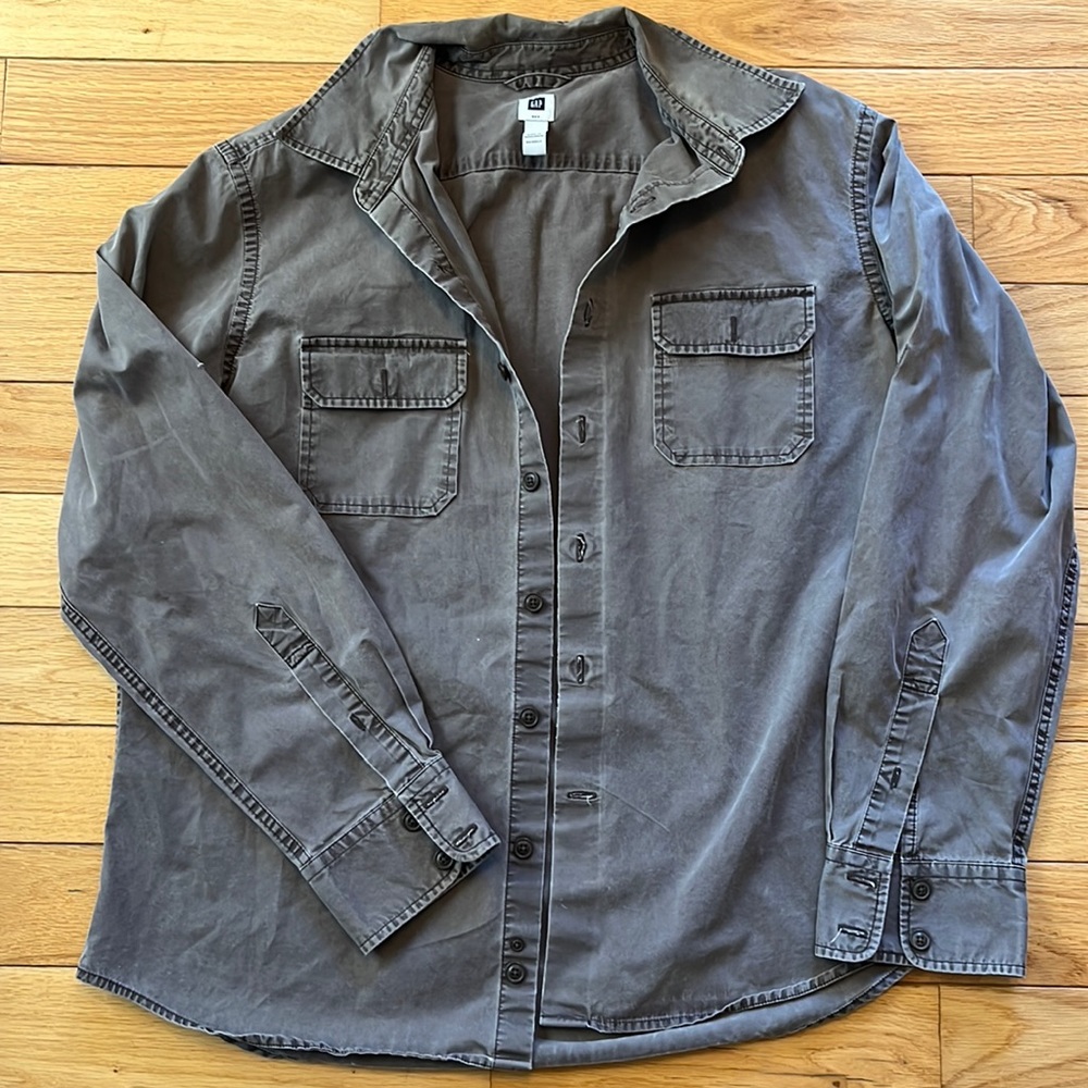 Gap button down